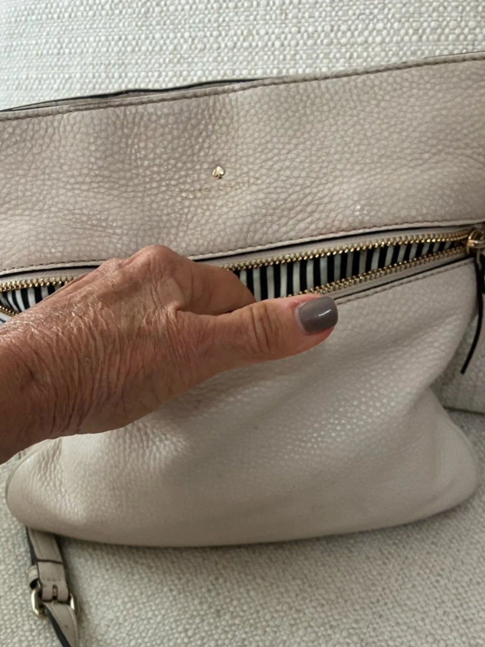 kate spade EUC Cream  Jackson Pebbled Leather Crossbody Bag with Gold Hardware - Picture 9 of 15
